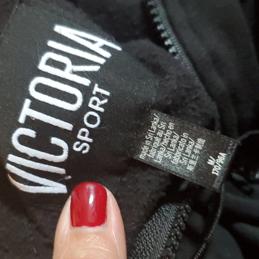 VICTORIA'S SECRET SIMPLE BLACK HOODIE - Picture 4 of 4